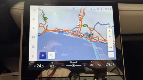 Car image 14