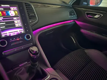 Car image 30