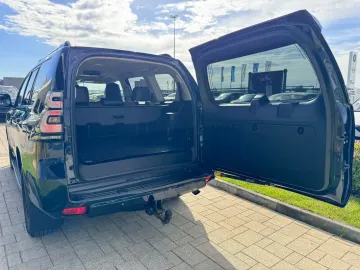Car image 33
