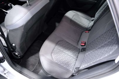 Car image 37