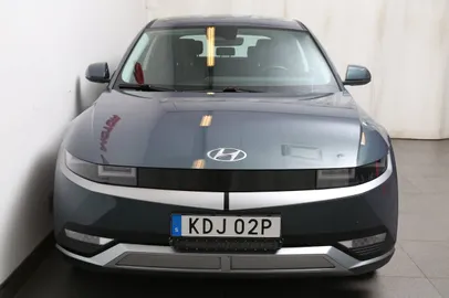 Car image 3
