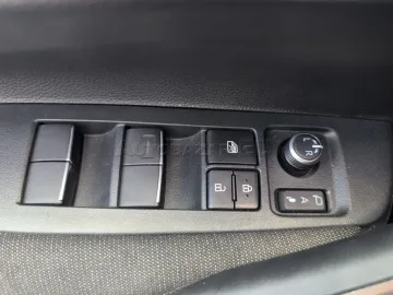 Car image 33