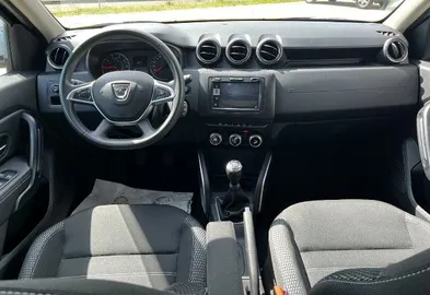 Car image 32