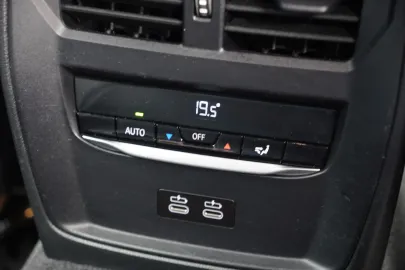 Car image 34
