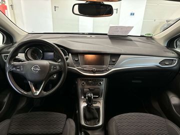 Car image 15