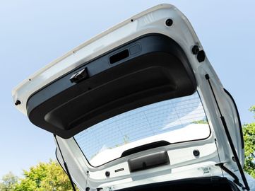 Car image 28