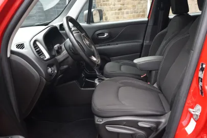 Car image 30
