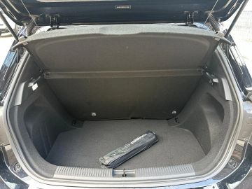 Car image 33