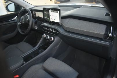 Car image 32