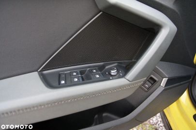 Car image 36