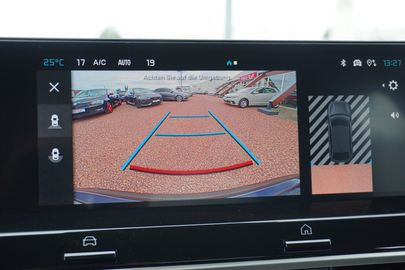 Car image 25