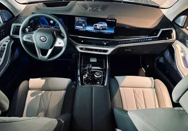 Car image 15