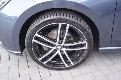 Car image 28