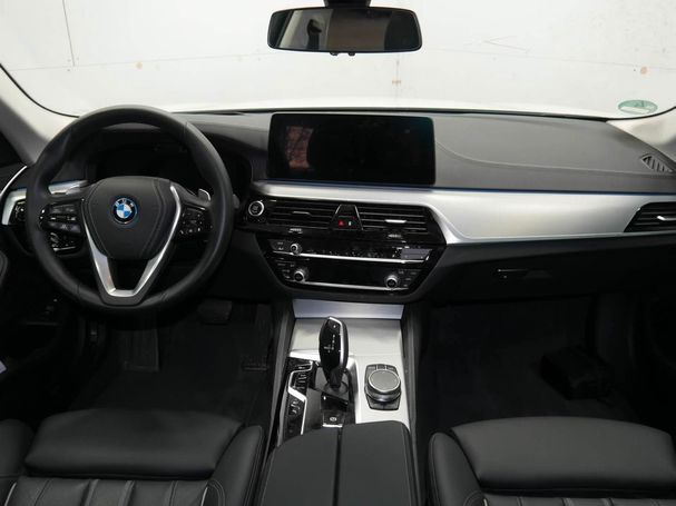 BMW 530 Touring Luxury Line 215 kW image number 7