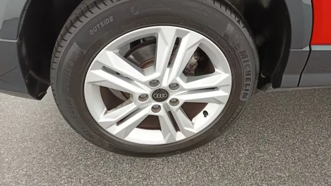 Car image 27