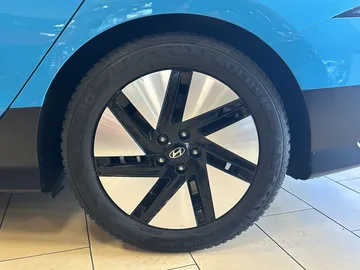 Car image 28