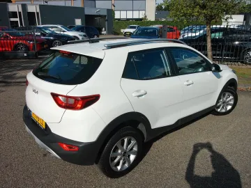 Car image 45