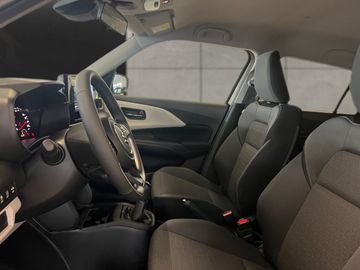 Car image 15