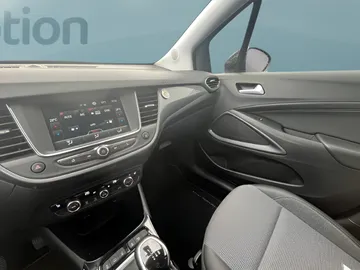 Car image 25