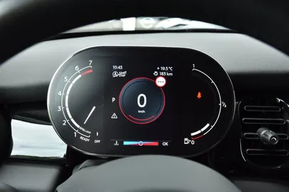 Car image 24