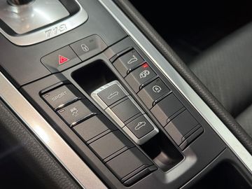 Car image 37