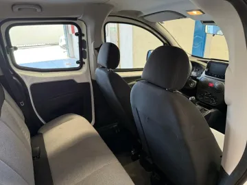Car image 24
