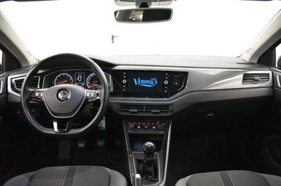 Car image 6