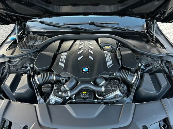 BMW 750 xDrive 390 kW image number 30