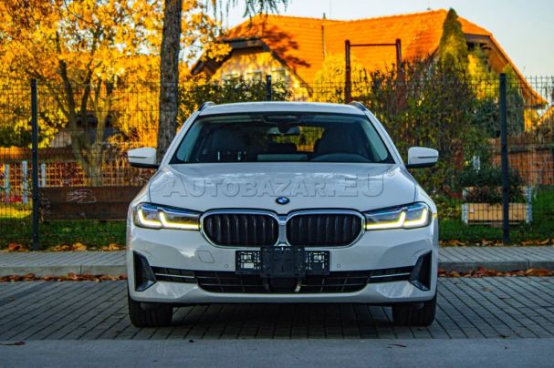 BMW 530d Touring Steptronic 210 kW image number 2