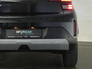 Car image 32
