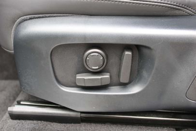 Car image 33