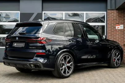 Car image 38