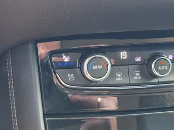 Car image 39