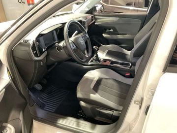 Car image 11