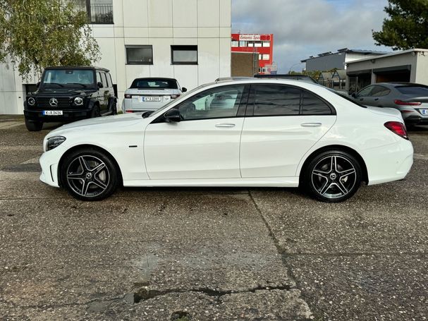 Mercedes-Benz C 300 e AMG 235 kW image number 9