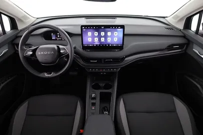 Car image 30