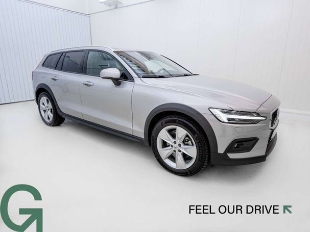 Volvo V60 Cross Country AWD B4 145 kW image number 17