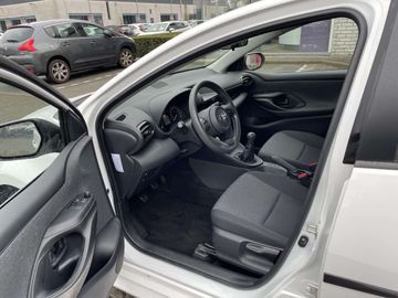 Car image 11