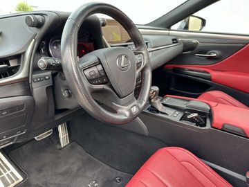 Car image 30