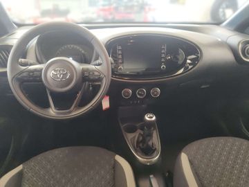 Car image 12