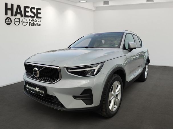 Volvo XC40 B3 Core 120 kW image number 1