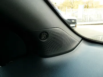 Car image 36