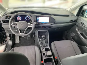 Car image 26