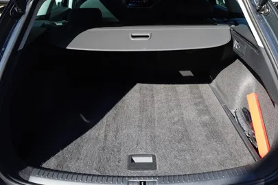 Car image 34