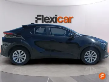 Car image 3