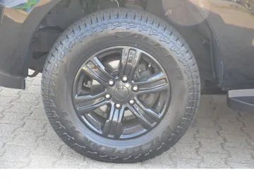 Car image 35