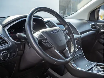 Car image 27