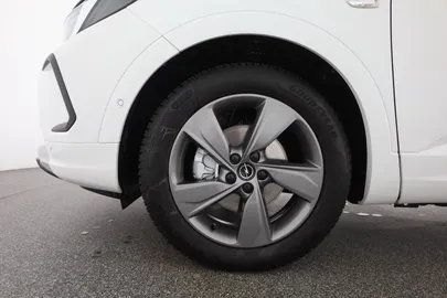 Car image 31