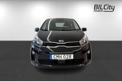 Car image 3