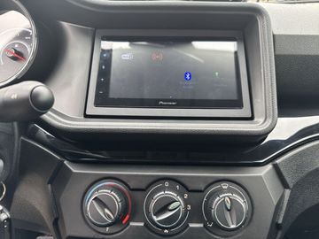 Car image 15